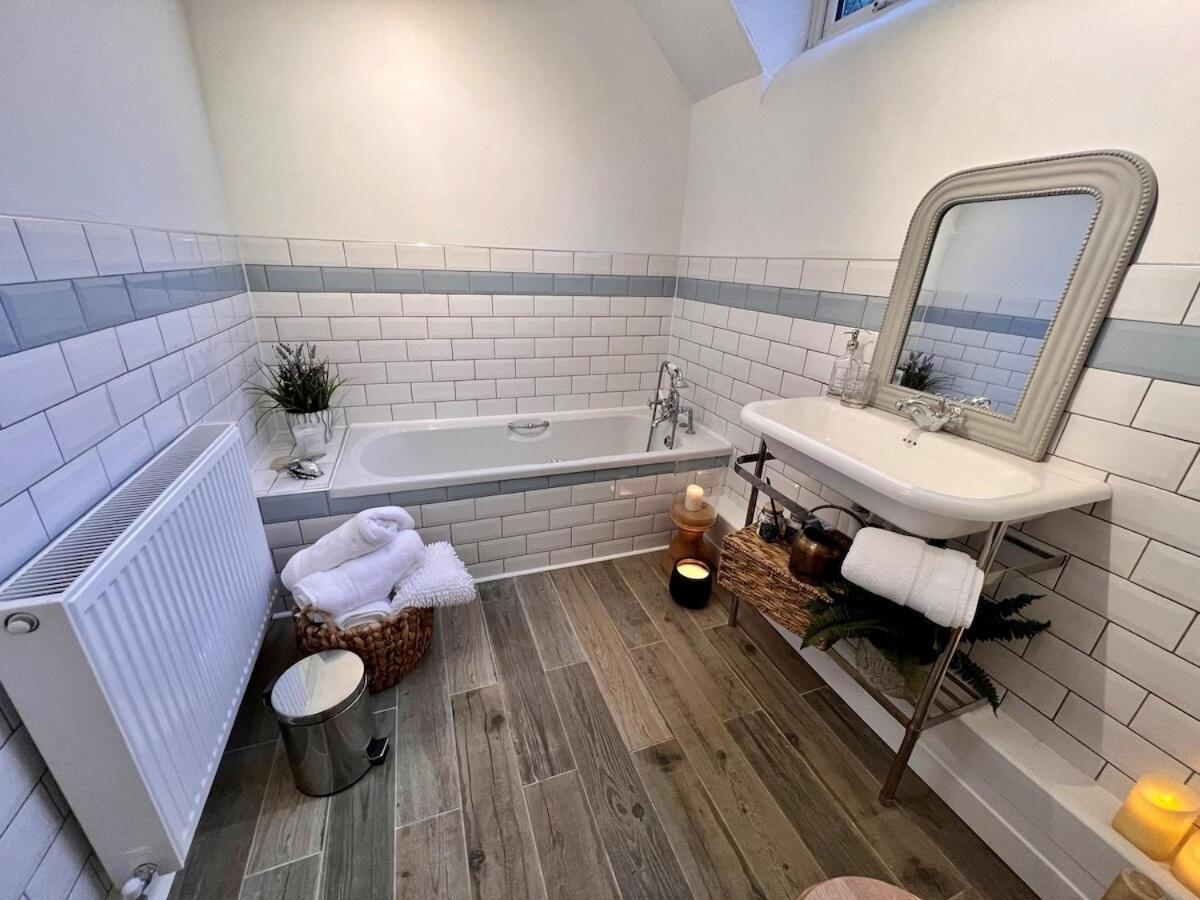 6 - Central Location - Entire House - Free Parking 머티르티드필 외부 사진